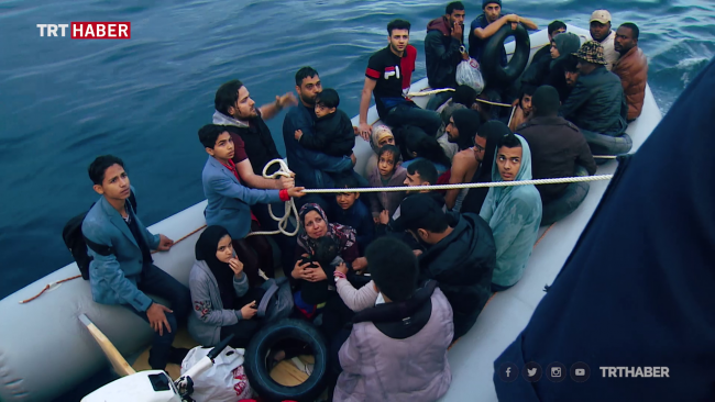Ege Denizi'nde nefes kesen düzensiz göçmen operasyonu